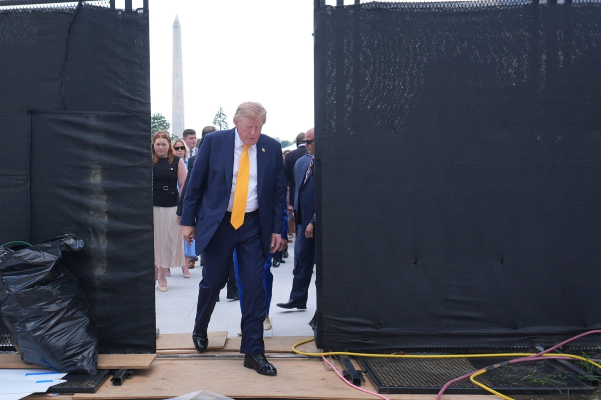 Trump, Suudi Arabistan ile Sivil Nükleer Anlaşmasını İnceleme İçin Kongreye Sundu