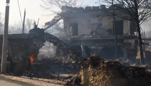 Yunanistan'ın Selamina Adası'nda İki Orman Yangını: İki Ölü, En Az 10 Yaralı