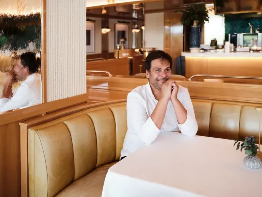 Pelagos Restoranında Şef Luca Piscazzi, İtalyan İçgüdülerini Yunan Lezzetleriyle Buluşturuyor
