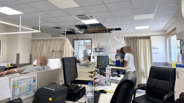 Korint Hastanesi Acil Servisi'nin Tavanı Çöktü: Açılışın Üzerinden Bir Ay Geçmemişti