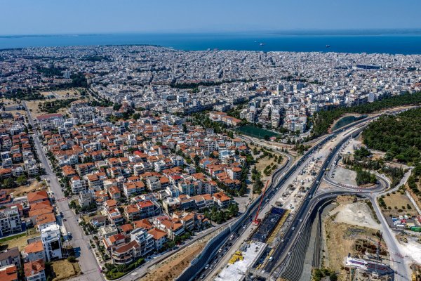 Selanik'teki Flyover Otoyolu Mayıs 2027'de Tamamlanacak, İnşaat İlerlemesi Yüzde 60'ı Aştı