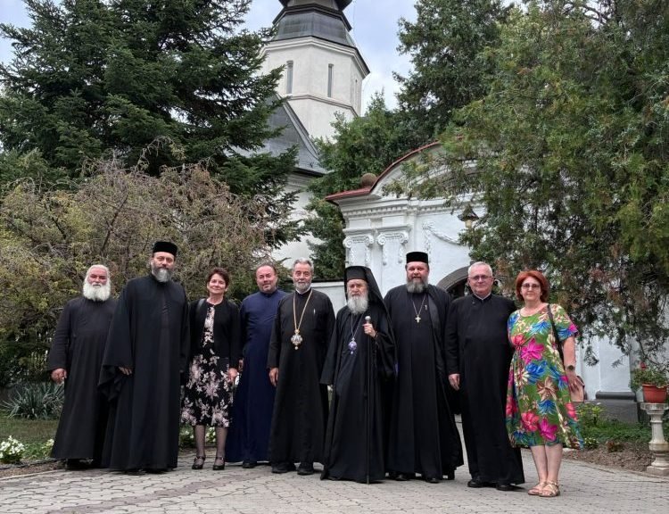 Metropolitan Sevastianos, Romanya'daki Arad Piskoposluğu'nu Ziyaret Etti