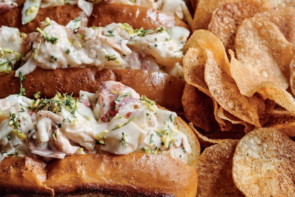 Lobster Roll Tarifi: Bryan Voltaggio’nun Lezzetli Tarifini Deneyin