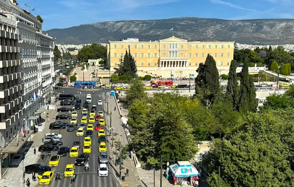 Yurt Dışındaki Seçmenler Yunanistan'daki Bir Sonraki Seçim İçin Yeniden Kayıt Yaptırmalı