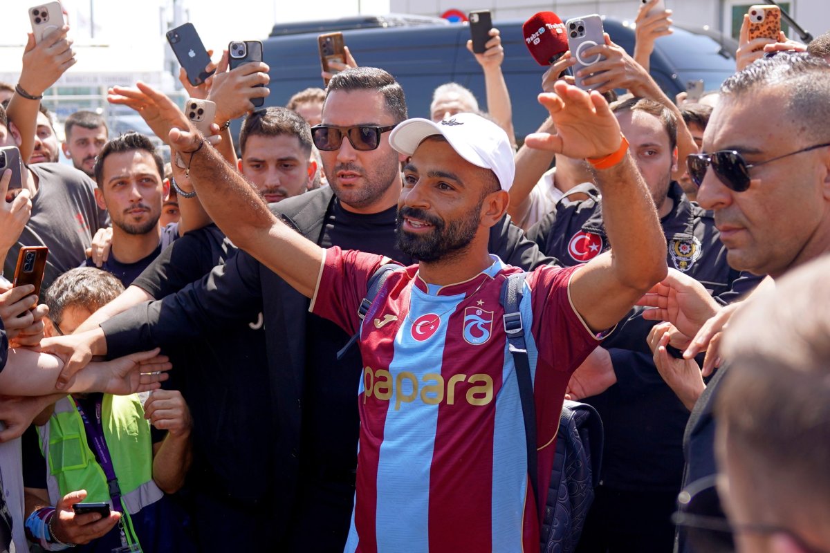 Liverpool Efsanesi Mohamed Salah, Trabzonspor'a Transfer İçin İstanbul'a Geldi