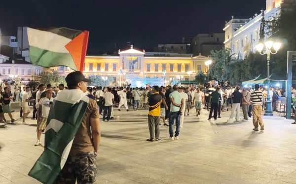 Atina'da Yüzlerce Kişi Pakistan Bağımsızlık Günü'nü Kutladı