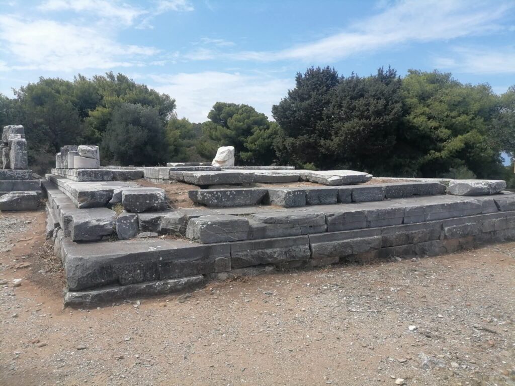Nemesis Tapınağı kalıntıları