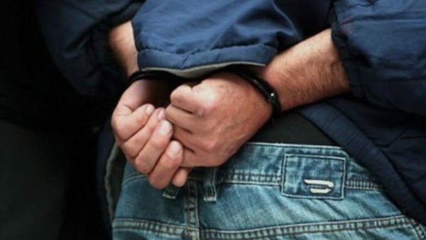 Trikala ve Karystos'ta Ayrı Yangınlar Nedeniyle İki Kişi Tutuklandı