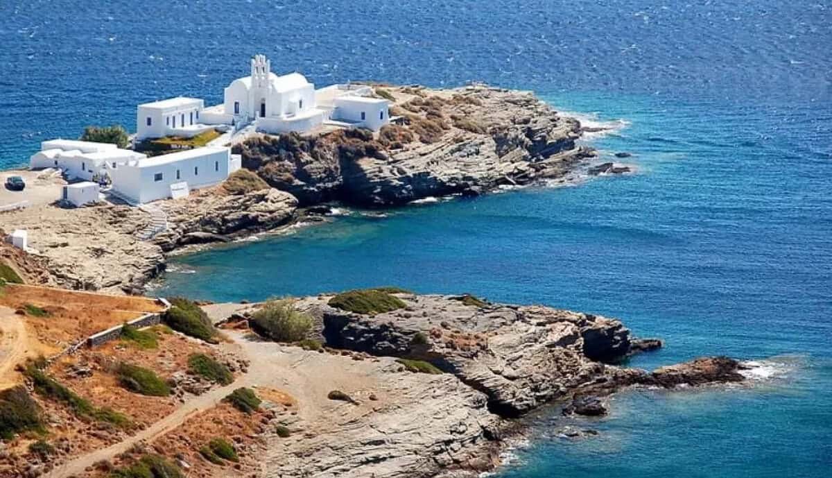 Sifnos'ta Özel Helikopter Kaza Geçirdi