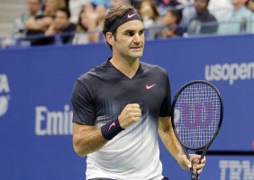 Roger Federer, Andy Roddick ile Oynadığı Gösteri Maçı İçin Döndüğü ABD Açık'ta Coşkuyla Karşılandı