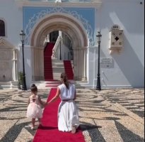 Maria Menounos, Tinos Adası'ndaki Manevi Yolculuğunu Paylaştı