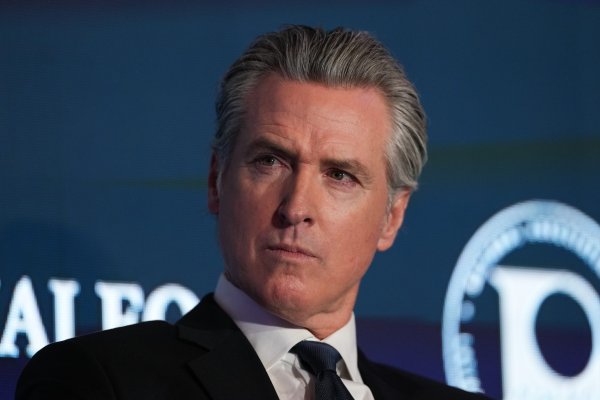 California Valilik Yarışması: Yangın Hasarını Kim Ödeyecek?