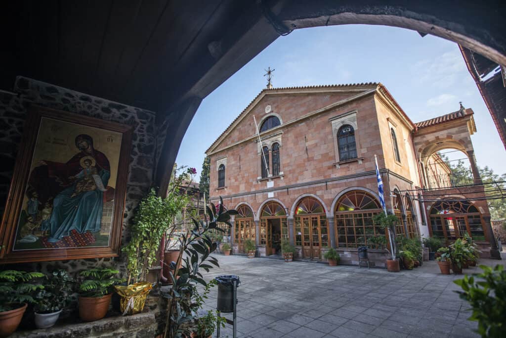 Taxiarchis Manastırı, Mantamados