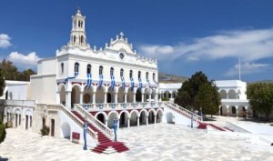 Tinos'taki Panagia: Yunanistan'ın En Kutsal Hac Yolculuğu
