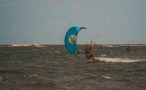 Yunanistan'da Kitesurf Kazası: Fransız Kadın Ciddi Yaralandı