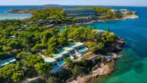 Asteras Vouliagmenis 2025'te Güçlü Finansal Sonuçlar Açıkladı: Four Seasons Kârı Fırladı, Marina Kâra Geçti