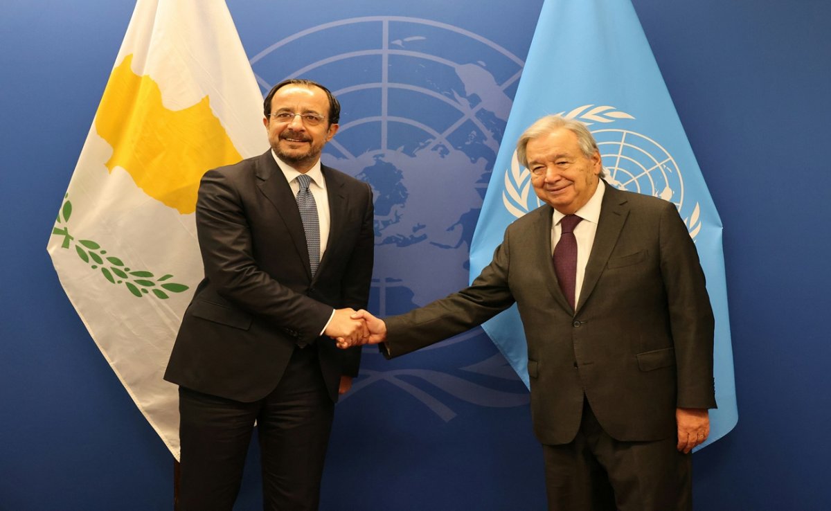 Guterres Kıbrıs görüşmelerini ilerletmek için üçlü toplantıyı değerlendiriyor – Hristodulidis siyasi irade ve karşı taraftan yanıt gerektiğini söyledi