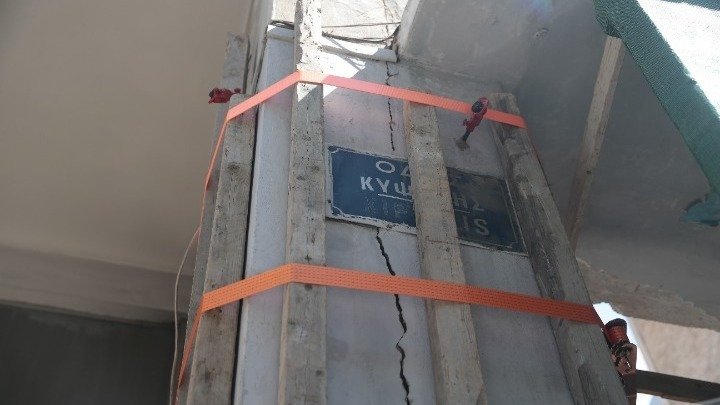 Kypseli binalarında metro çalışmaları nedeniyle oluşan hasara ilişkin uzman raporu savcıya teslim edildi