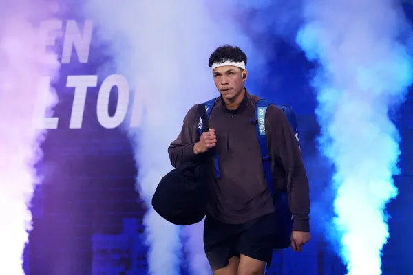 Ben Shelton, ABD Açık'ta Stefanos Tsitsipas'ı Geçti: Maçtan Kareler