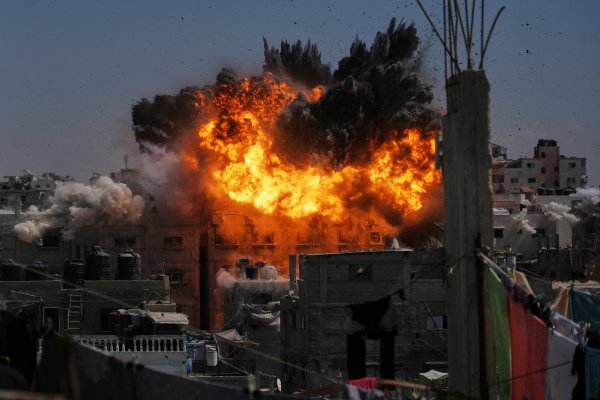 Trump yönetimi İsrail'e 2,8 milyar dolarlık silah satışında güçlü bombalar göndermeyi planlıyor