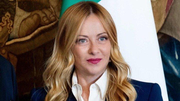 Meloni, sınıf "getto"larını önlemek için yabancı öğrenci sayısına sınır getiriyor