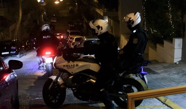 Atina'nın Kuzeyinde Motosikletli Saldırganlar Bir Kişiyi Vurdu