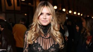Heidi Klum Vogue World Milano'da Celia Kritharioti couture ile dikkat çekti