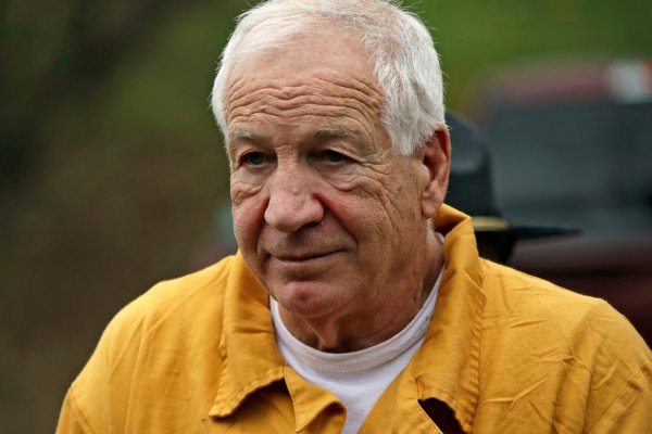 Jerry Sandusky'nin Mağdurlarından Biri, Cinsel İstismar İddialarını Geri Çekme Duruşmasında İfade Verecek