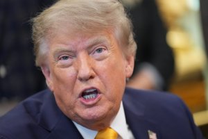 Trump İran Çatışması İçin 'Küçük Bir Mesele' Dedi ve Vance'ın 'Savaş Değil' Çıkışını Destekledi