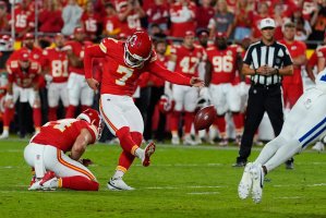 Mahomes ve Walker parladı, Butker kazandıran 40 yardlık şutla Chiefs Colts'u uzatmada 33-30 yendi
