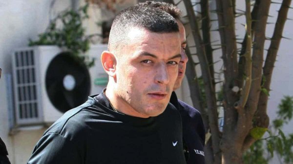 Cezaevi iznindeki Arnavut suçlu plaj barı silahlı saldırısıyla bağlantılı