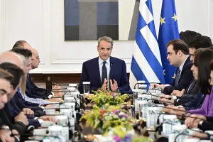 Miçotakis yakıt sübvansiyonları ve borç geri ödeme planı açıkladı