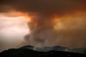 Yunan Canadair uçakları İspanya yangınlarıyla mücadele için daha uzun süre kalıyor