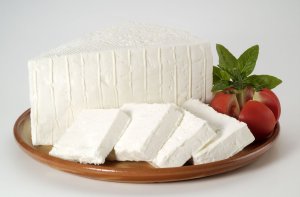 Yunan feta fiyat şoku: kilo başına 1-2 euro artış, koyun sürüleri azalıyor