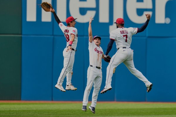Geç sezon rallisi AL Central yarışını tersine çevirdi, Guardians White Sox'un önüne geçti