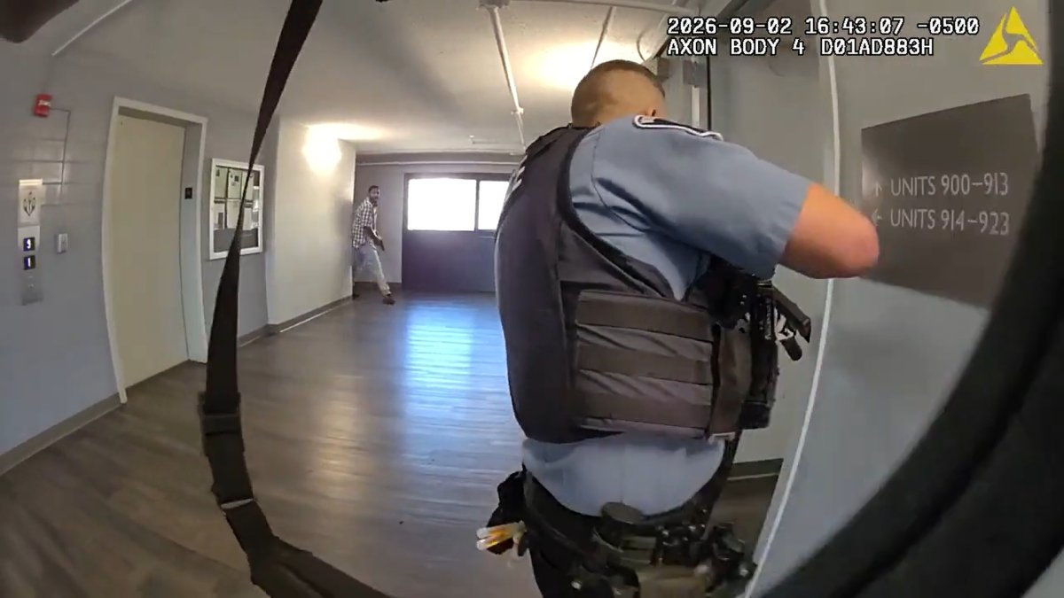 Dramatik videolar ölümcül Minneapolis saldırısında iki polisin yaralandığı anı kaydetti