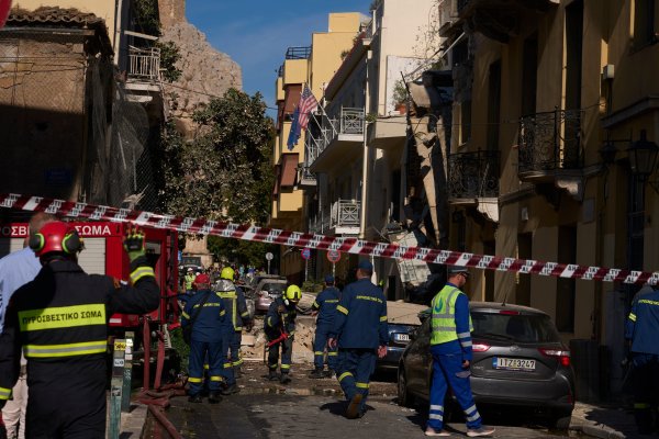 Plaka enkazında kadın cesedi bulundu – 5 kayıp arasında Amerikalıların olduğu bildirildi
