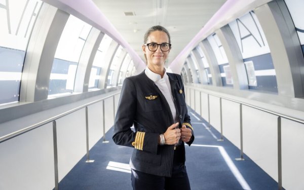 Air France Papa 14. Leo'yu Fransa'da uçurmak için kadın pilot seçti