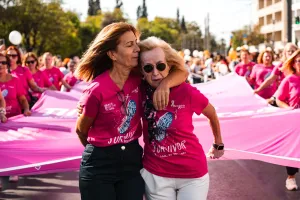 Sevdiklerimiz için koşuyoruz: Yunanistan Race for the Cure