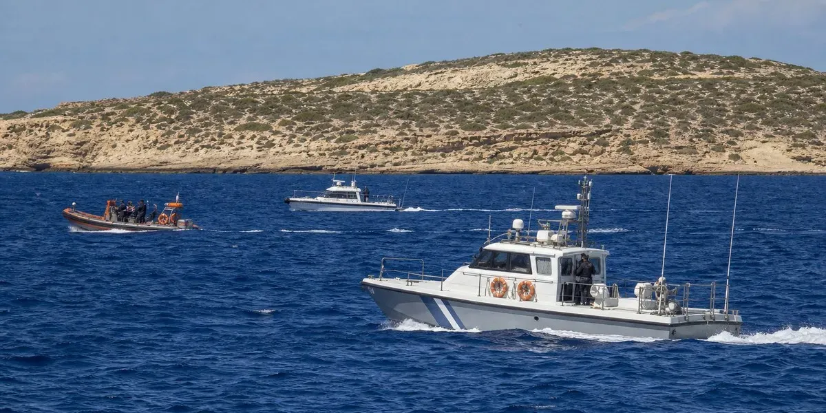 Yunanistan'ın Gavdos Adası yakınlarında en az 25 göçmen kayıp