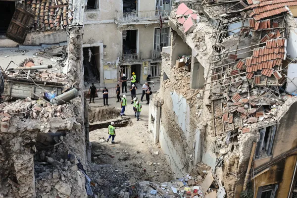 Atina'nın tarihi Plaka semtinde patlama, eski endişeleri yeniden alevlendirdi