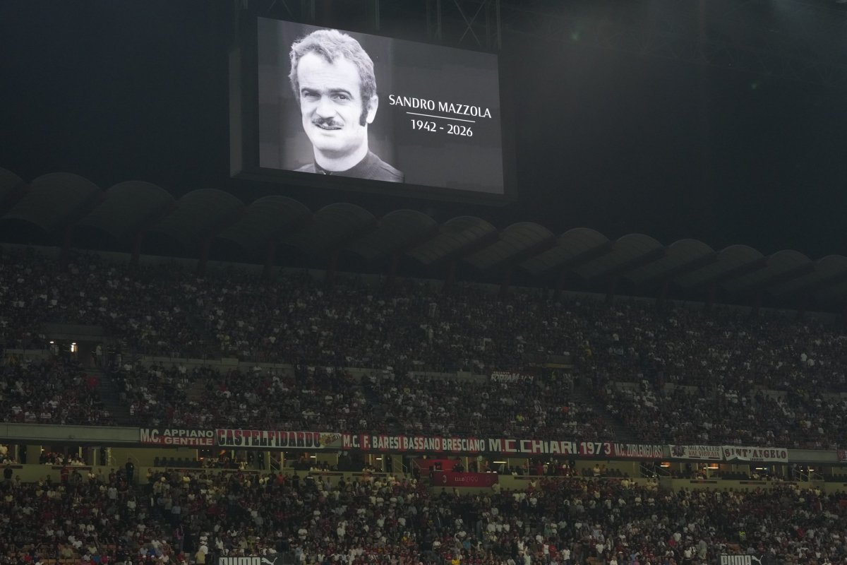 Juventus, Inter ve İtalya yıldızı Sandro Mazzola için yapılan saygı duruşunu bozan taraftarlarını kınadı