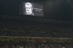 Juventus, Inter ve İtalya yıldızı Sandro Mazzola için yapılan saygı duruşunu bozan taraftarlarını kınadı