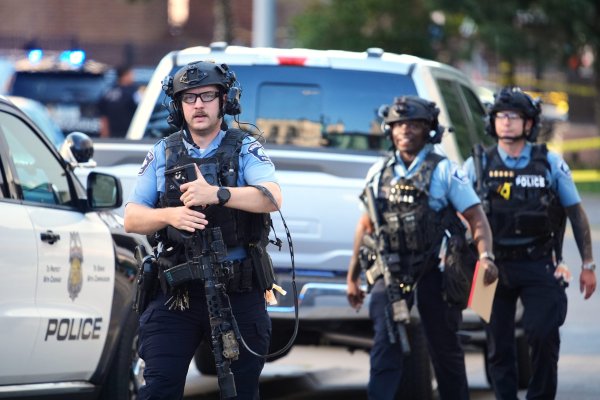 Minneapolis'te Silahlı Saldırı: 2 Kişi Hayatını Kaybetti, Şüpheli de Ölü Bulundu