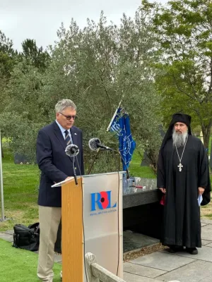 Veteran aileleri Yunan seferini anmak için İngiltere'de toplandı