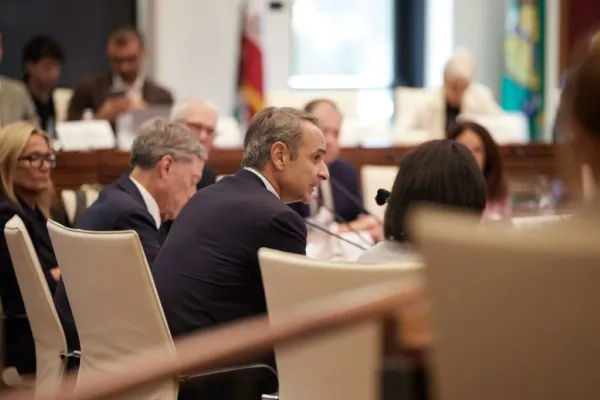 Miçotakis Stanford'da Rice ile yaptığı konuşmada Yunanistan'ın toparlanmasını anlattı