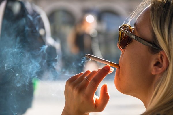 Yeni Küresel Araştırma: Yunanistan'da Pasif İçicilik Nedeniyle 3.100 Kişi Hayatını Kaybetti
