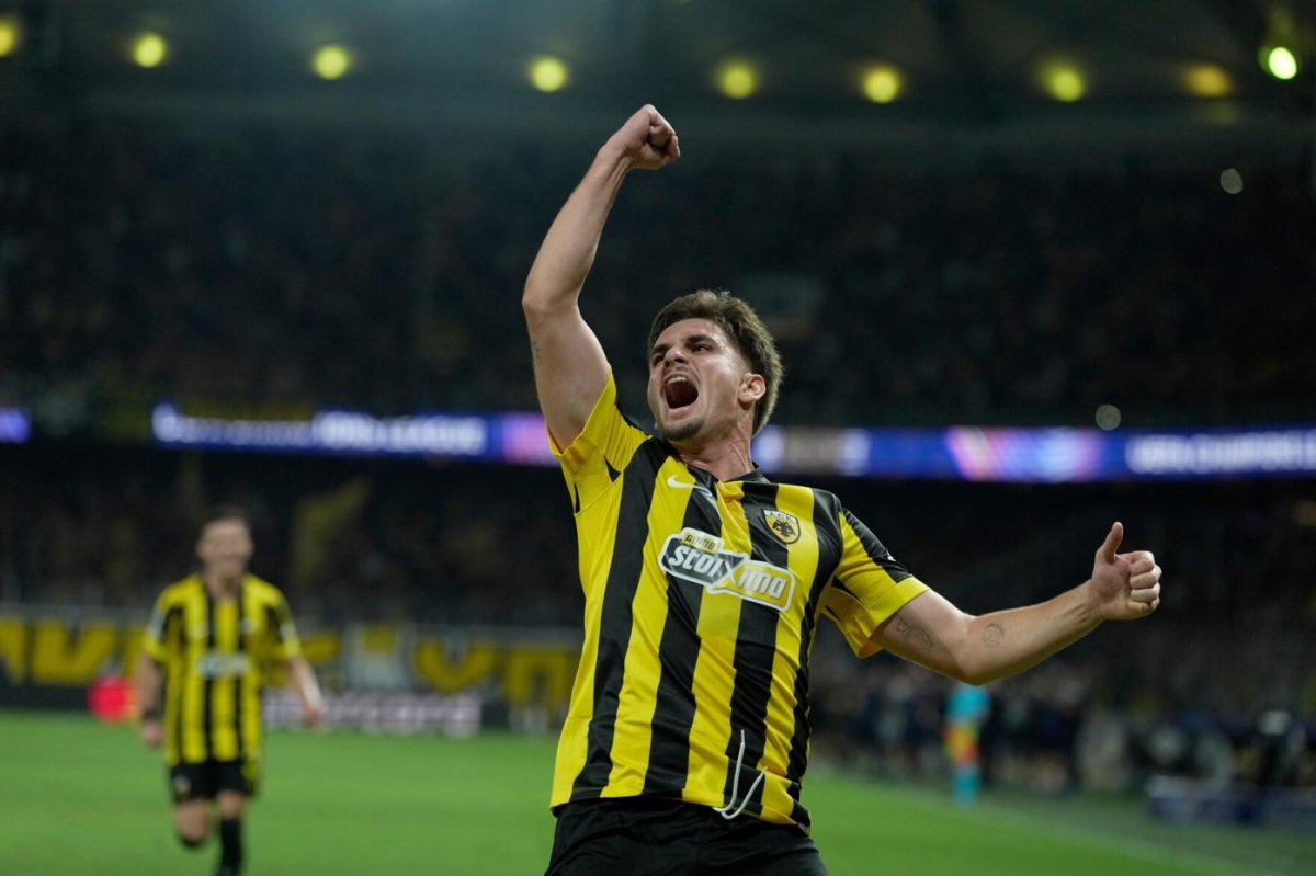 AEK Atina'da Şampiyonlar Ligi Heyecanı: Razvan Marin'den Açılış Golü