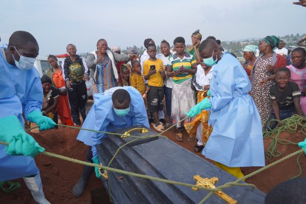 Kongo'da Ebola Salgını Yavaşlama Belirtisi Göstermiyor, Ölü Sayısı 3 Bini Aştı