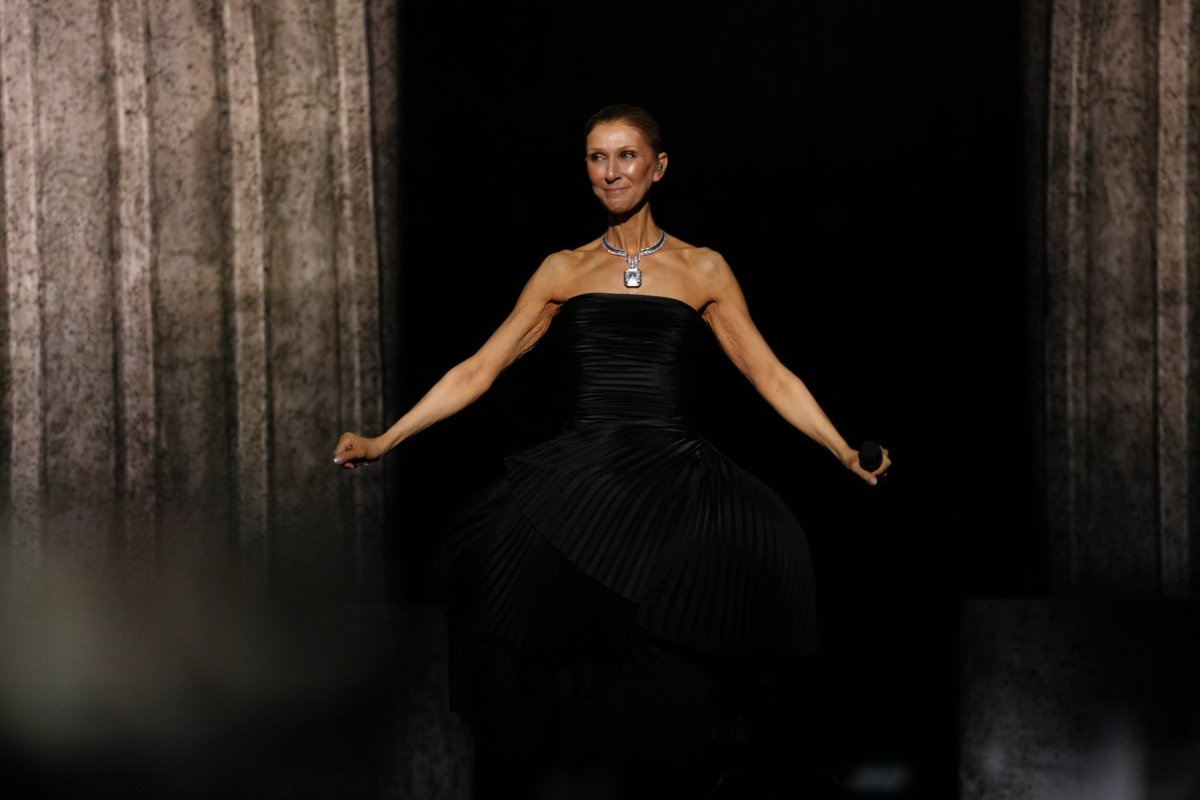 Celine Dion Nadir Hastalıktan Sonra Duygusal Dönüş Konseriyle Hayranlarını Coşturdu